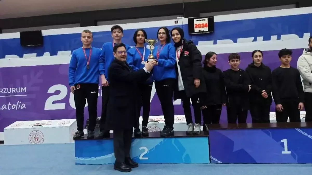 EİT 2025 Kış Spor Oyunları\'nda Curling Şampiyonu Kuzey Yamacı