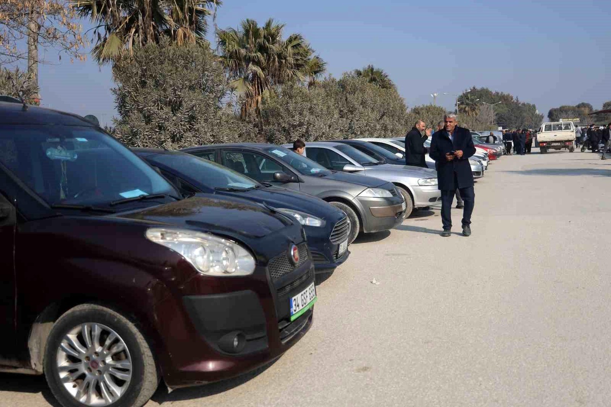 Suriyeliler Araçlarını Ucuza Satıyor