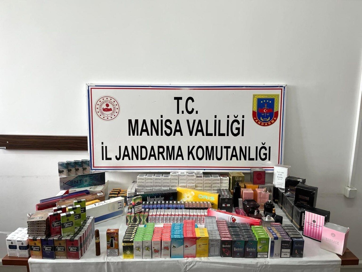 Manisa\'da Kaçak Sigara ve Parfüm Ele Geçirildi