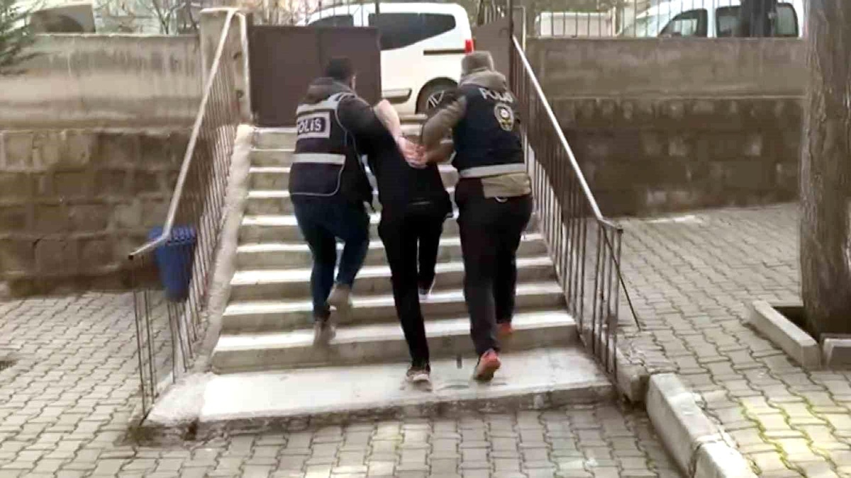 Cezaevi Firarisi Mutfak Dolabında Yakalandı