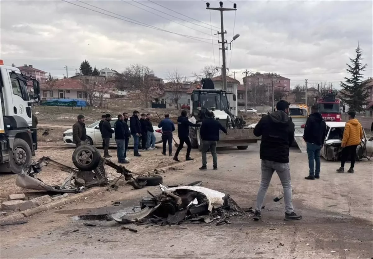 Ehliyetsiz Sürücü Kazada Ağır Yaralandı