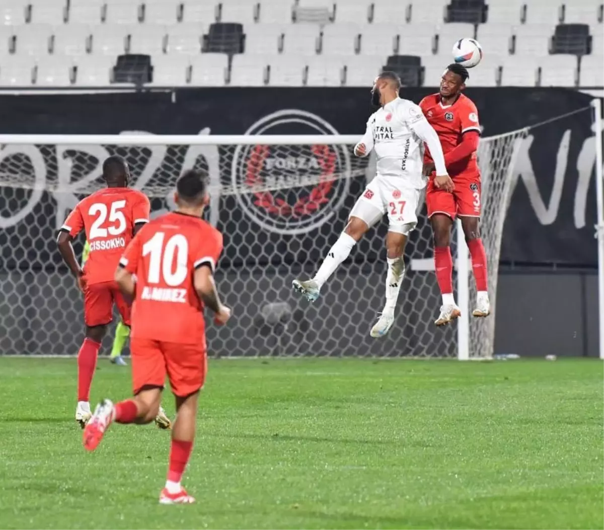 Manisa FK, Ümraniyespor\'a 3-0 Mağlup Oldu