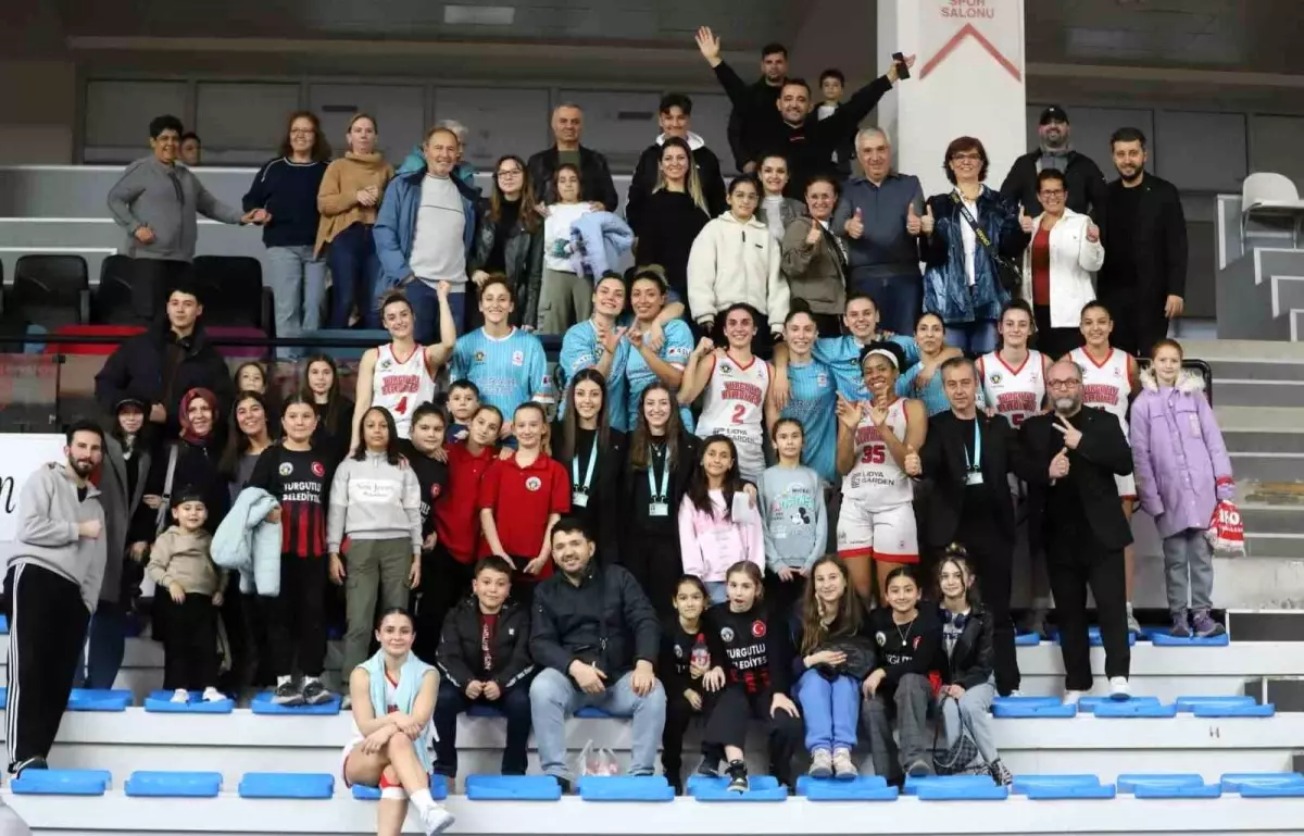 Lidya Garden City Turgutlu Belediyespor Kadın Basketbol Takımı, Kırklareli\'yi Mağlup Ederek Galibiyet Serisini Sürdürdü