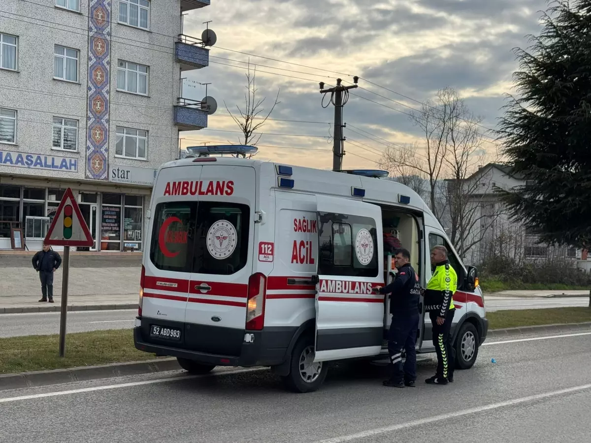 Ordu\'da Yayaya Çarpan Otomobilde 3 Yaralı