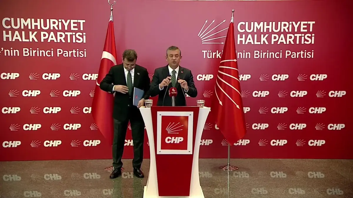 Özel ve İmamoğlu\'ndan Kayyum Zirvesi... Özel: "Chp\'nin Birliğini, Beraberliğini Ortadan Kaldıramayacaksınız. Omuz Omuza Sandığa Doğru Yürüyoruz"