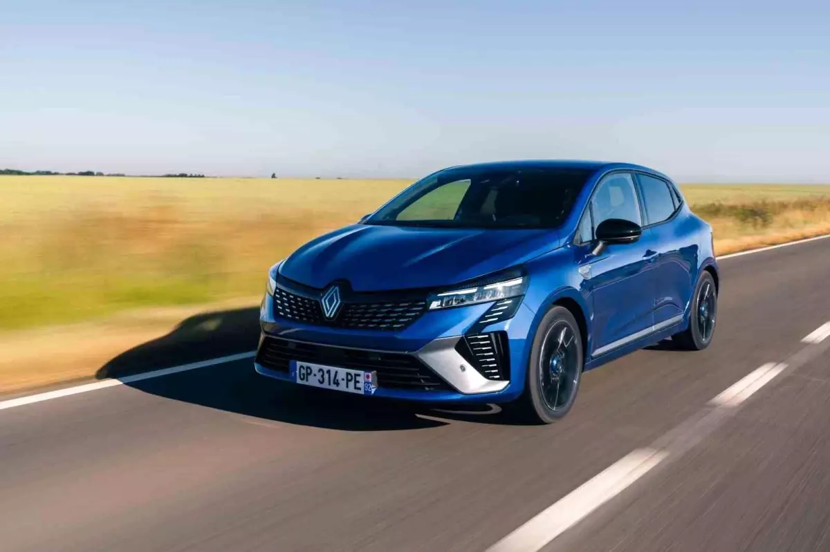 Renault\'un Clio ve Megane Sedan\'ı ÖTV Muafiyetine Uygun