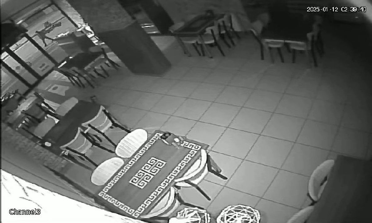 Sevgilisi İçin Restorana Molotofkokteyli Atan Gençler Gözaltına Alındı