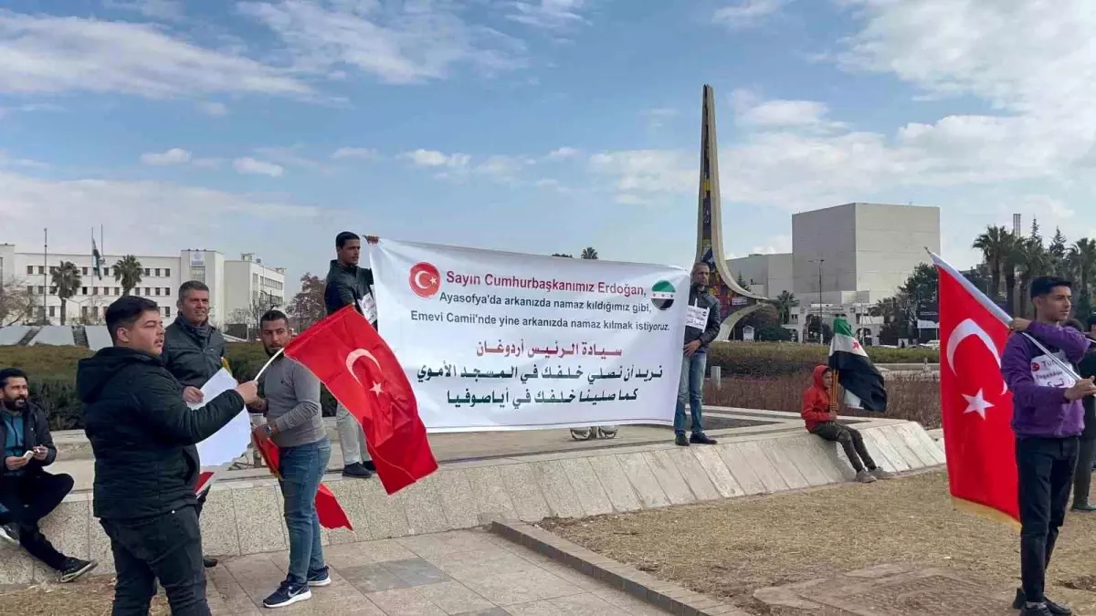 Suriyeliler, Erdoğan\'ı Emevi Camii\'nde Namaz Kılmaya Davet Etti