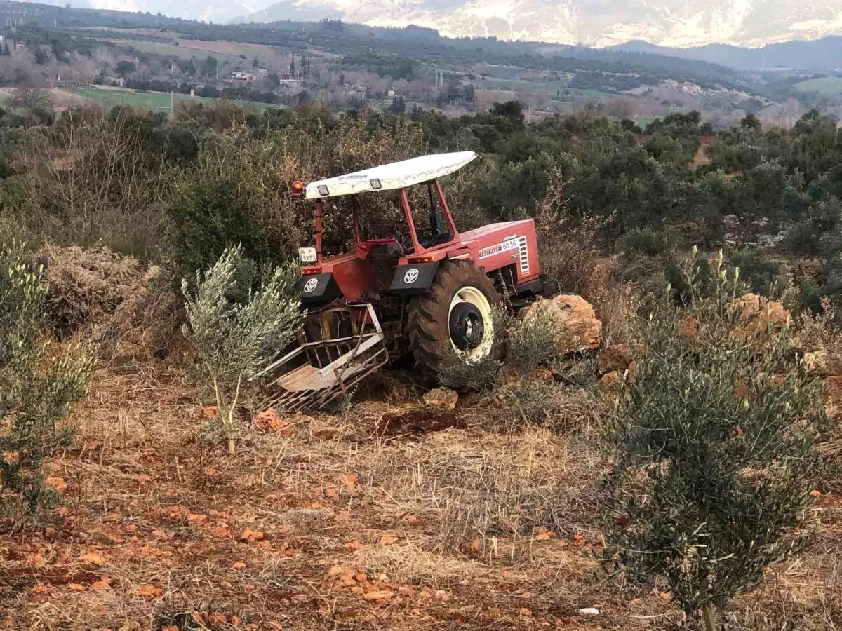 Traktörün Üzerinden Geçtiği Çiftçi Yaralandı