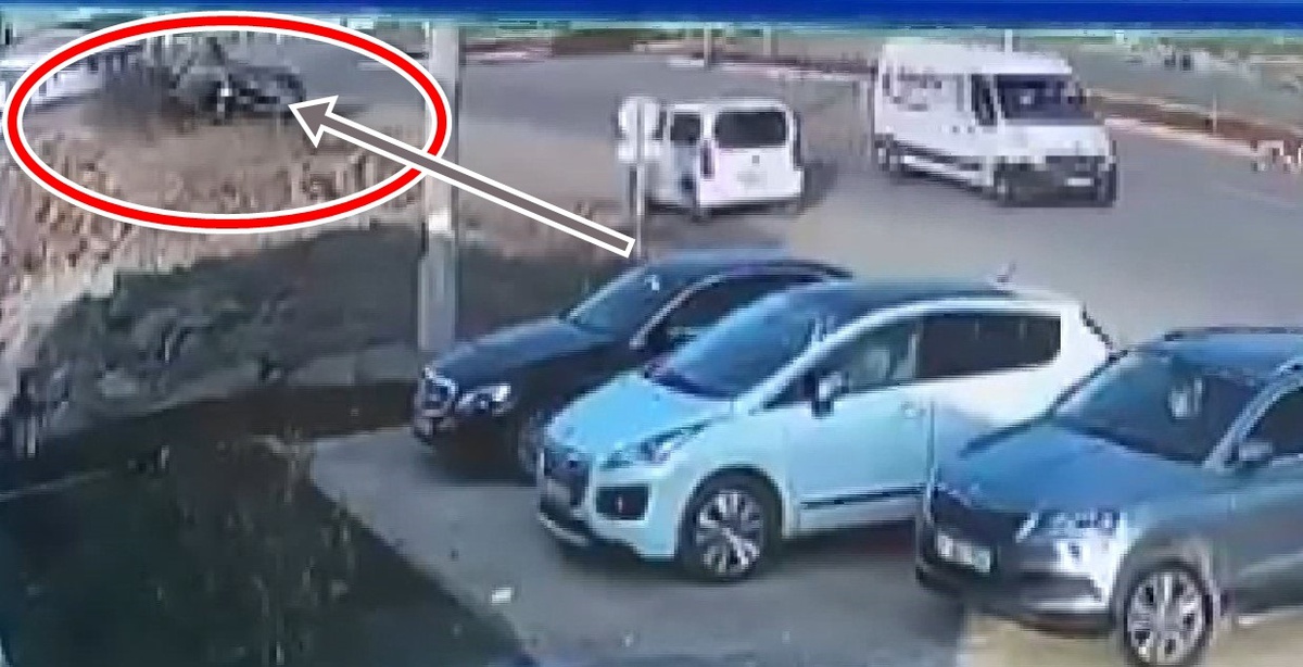 Diyarbakır\'da Otomobil Takla Attı: 3 Yaralı