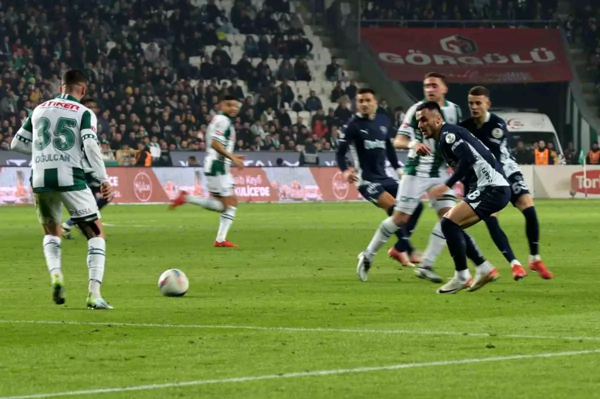 Konyaspor ve Fenerbahçe 2-2 Beraberlikte