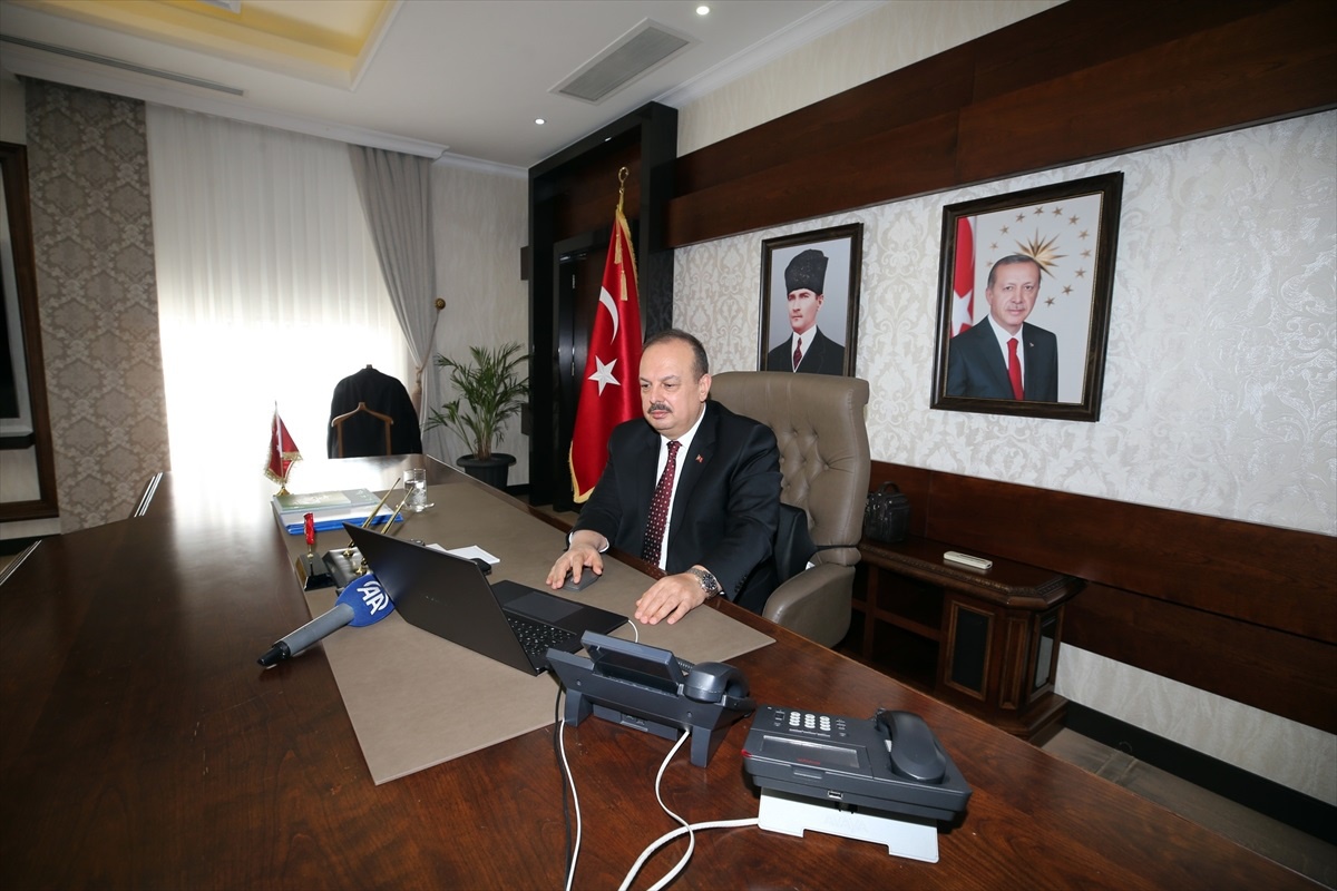 Vali Canbolat, \'Yılın Kareleri\' Oylamasına Katıldı