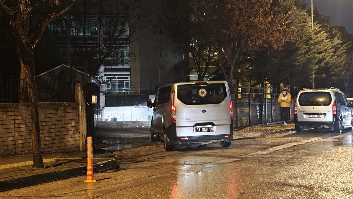 İnegöl\'de Cami Tuvaletinde Ceset Bulundu