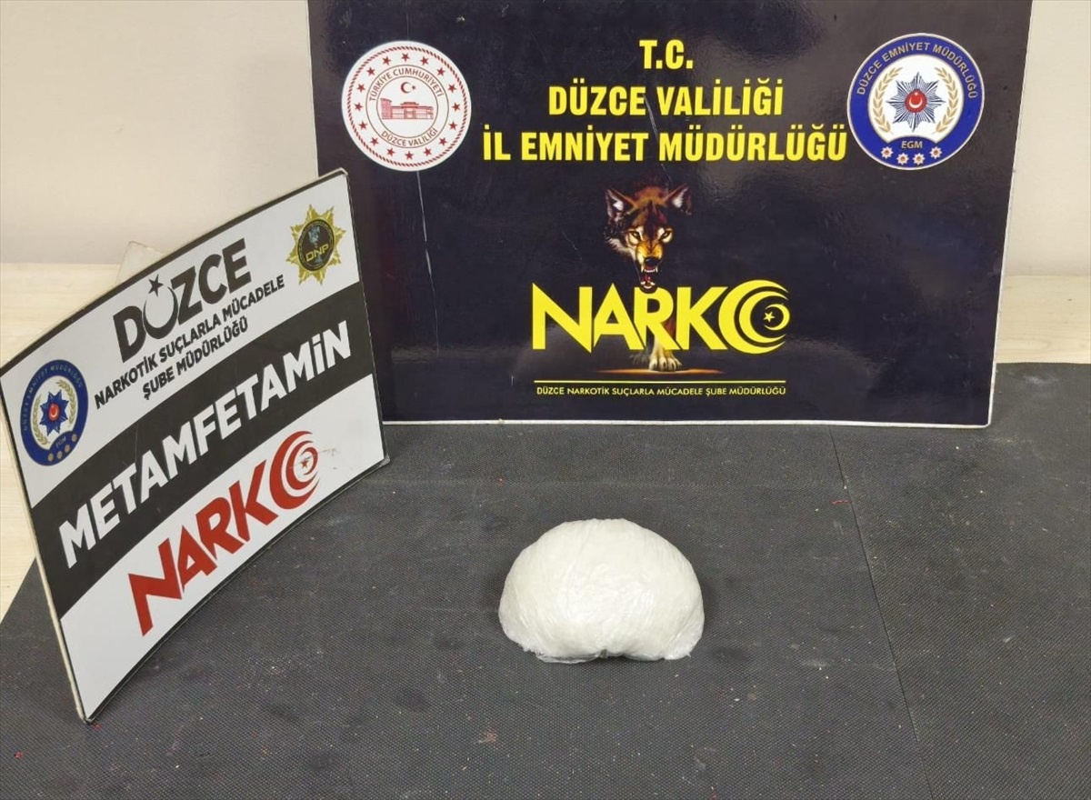 Düzce\'de Uyuşturucu Operasyonu: 3 Tutuklama