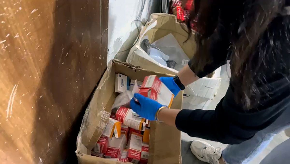 Adana\'da Usulsüz İlaç Operasyonu: 145 Bin Kutudan Fazla İlaç Ele Geçirildi