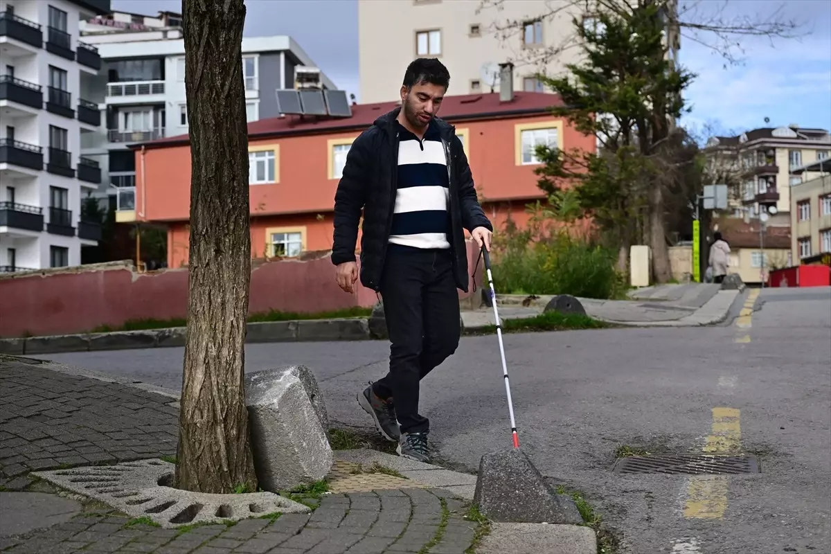 Görme Engelliler Ulaşımda Zorluğa Rağmen Mücadele Ediyor
