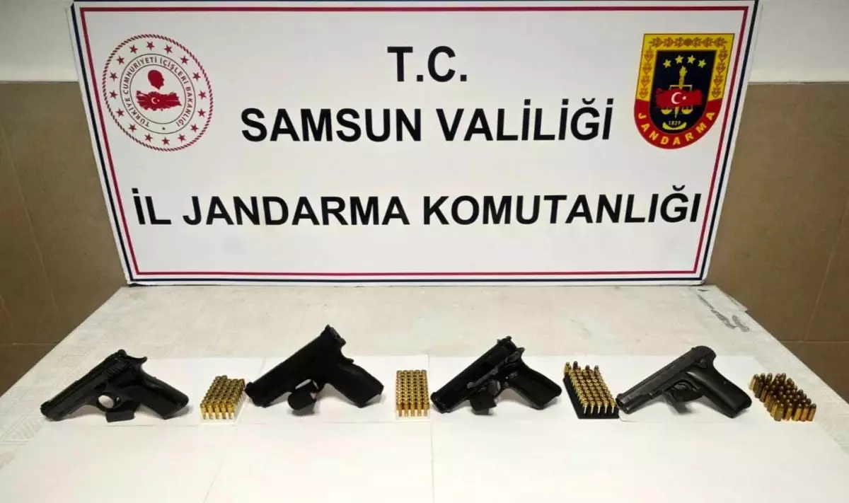 Samsun\'da Silah Operasyonu: 4 Tabanca Ele Geçirildi