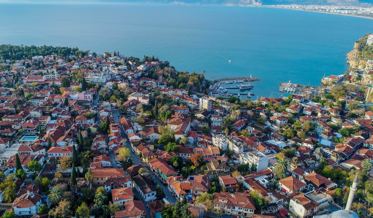 Kaleiçi\'nin UNESCO Dünya Mirası Listesi\'ne Girmesi İçin Restorasyon ve Trafik Düzenlemesi Gerekiyor