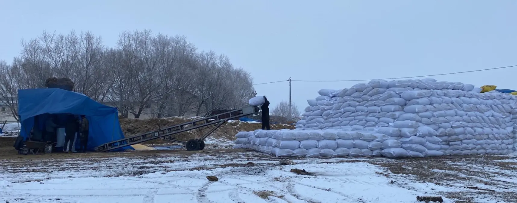 Kars\'ta Göktaş Ailesi, Köylerinde Üretime Devam Ediyor