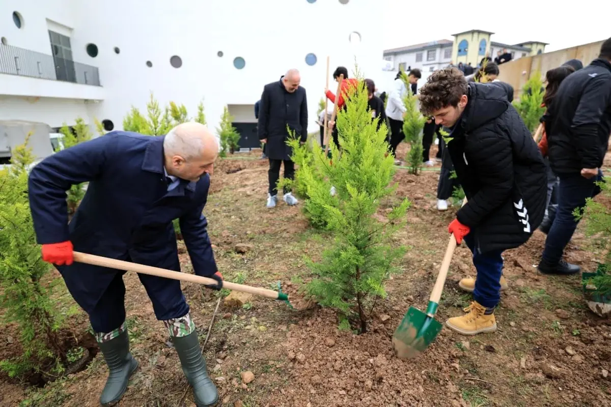 Emre Yazgan İçin Hatıra Fidanı Dikildi