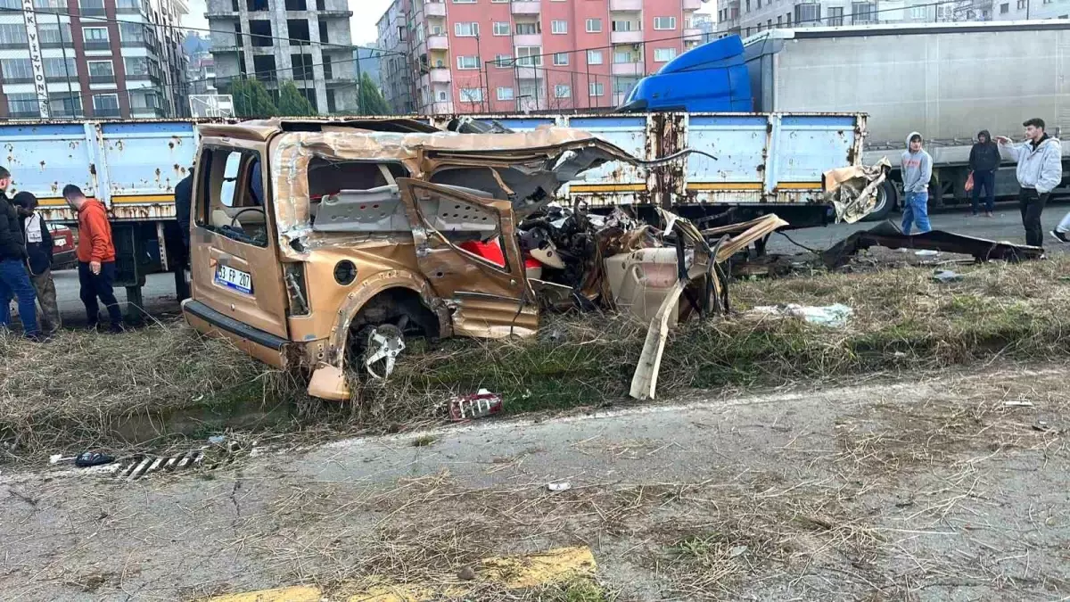 Rize\'de kaza ağır yaralanan genç yaşam mücadelesini kaybetti