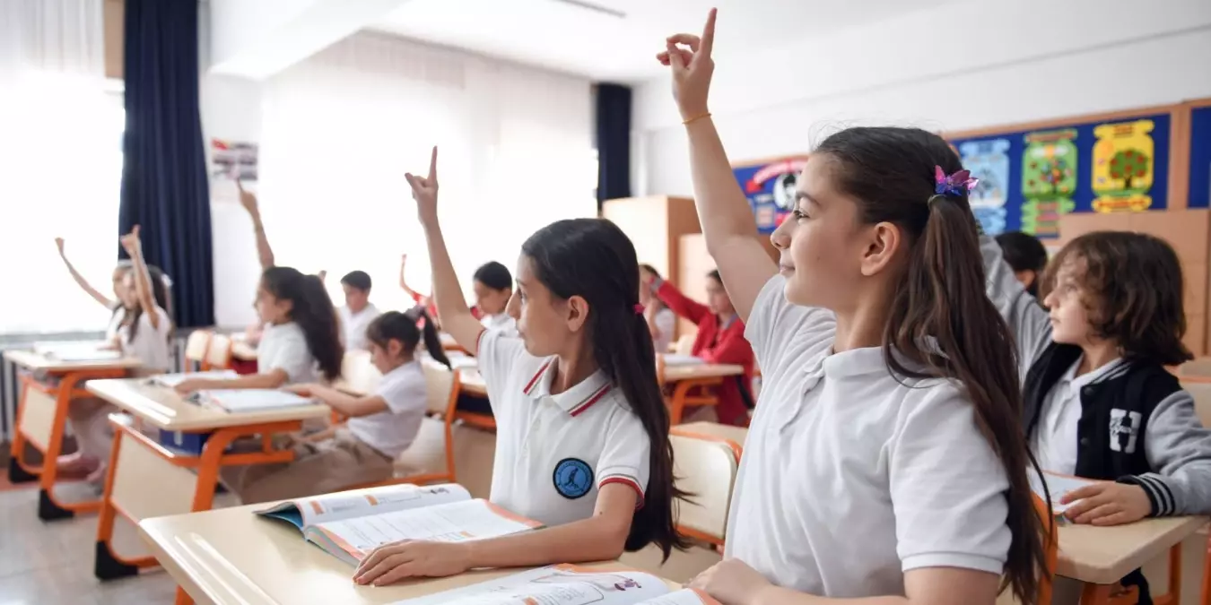 Anaokulu Müdürü, Boğulmakta Olan Çocuğu Kurtardı