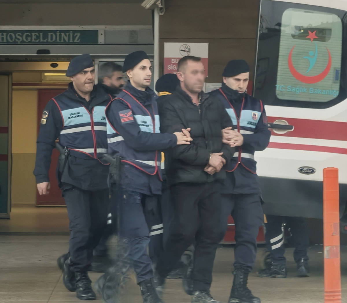 Bursa\'da Kardeşlerini Rehin Alan Adam Tutuklandı