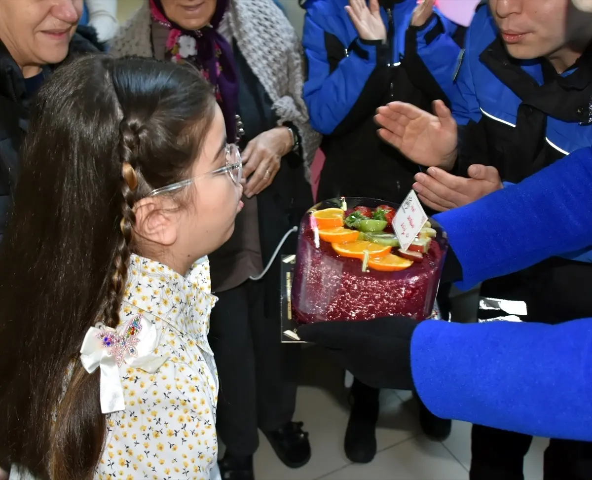 Engelli Kızın Polis Olma Hayali Gerçekleşti