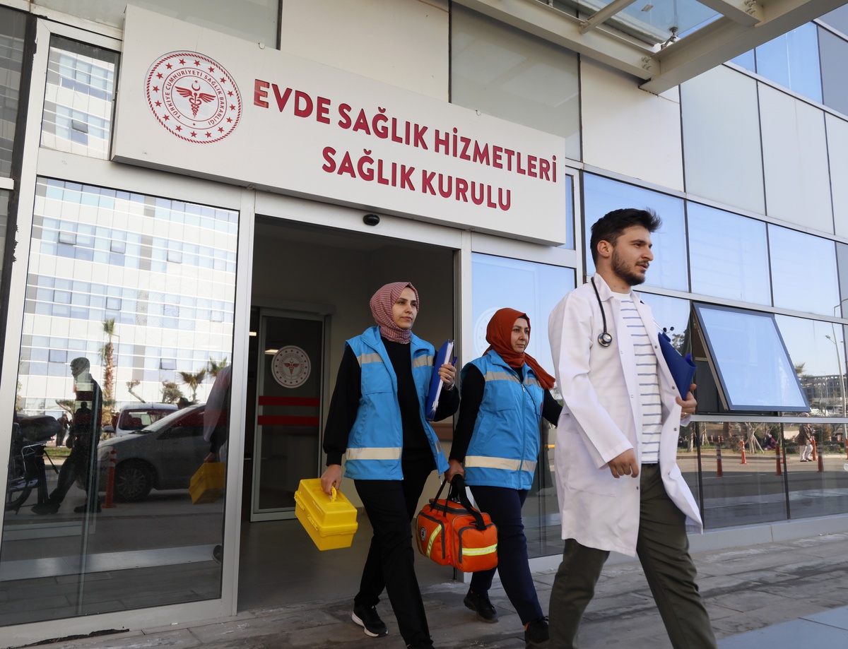Antalya Şehir Hastanesi\'nde Evde Sağlık Hizmeti: 1400 Hastaya Ulaştık