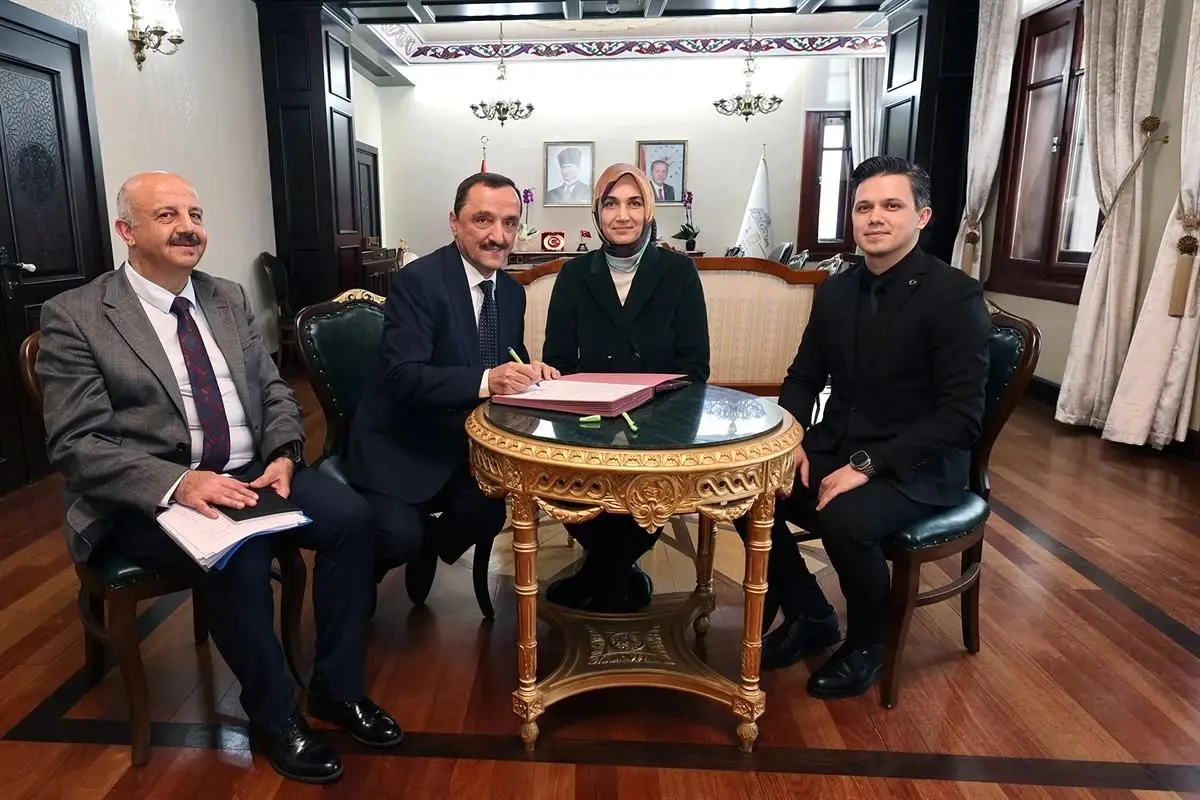 Dazkırı\'da Güneş Enerji Sistemi Projesi Hayata Geçiyor