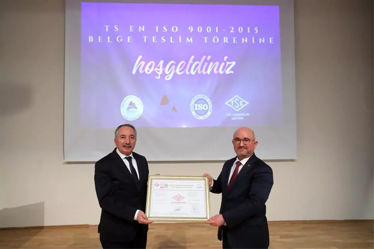 AİÇÜ\'ye TSE tarafından "TS EN ISO 90012015 belgesi" verildi