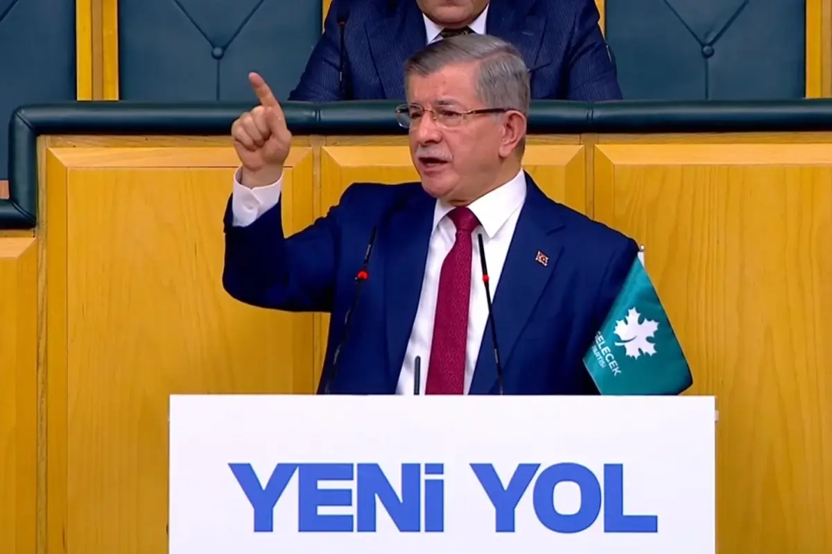 AK Parti\'ye geri döneceği konuşulan Davutoğlu, gemileri yaktı