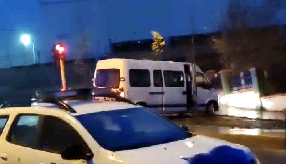 Arnavutköy\'de Sabah Namazı Çıkışındaki Feci Kaza
