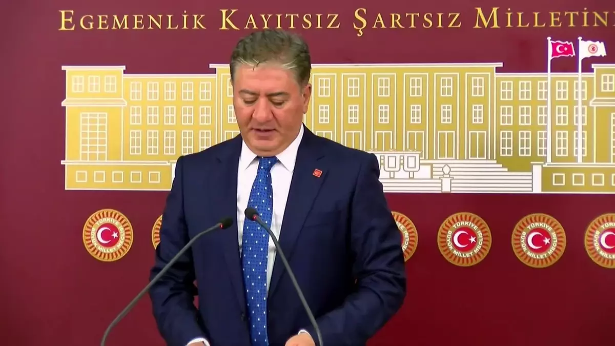 CHP\'li Emir\'den Erdoğan\'a: "Kırmızı Kart Eylemimiz Giderek Yaygınlaşıyor"