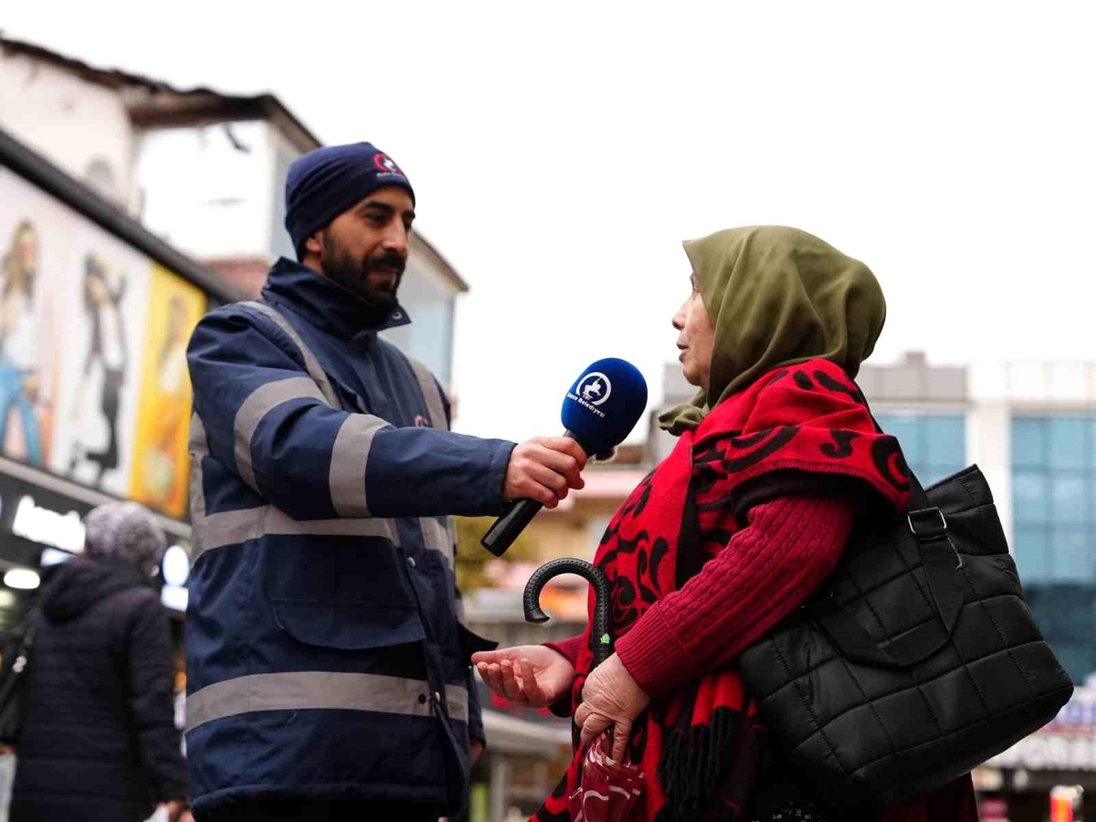 Düzce\'de Temizlik Görevlisinden Sosyal Farkındalık Çalışması