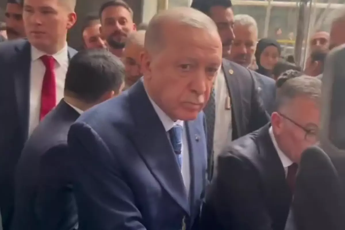 Erdoğan \'\'Silah bırakma çağrısı geleceği konusunda umutlu musunuz?\'\' sorusunu yanıtsız bıraktı