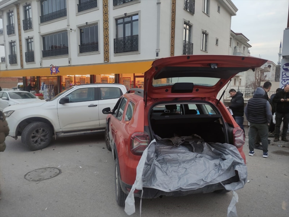 Erzincan\'da Trafik Kazası: 1 Ölü, 1 Yaralı