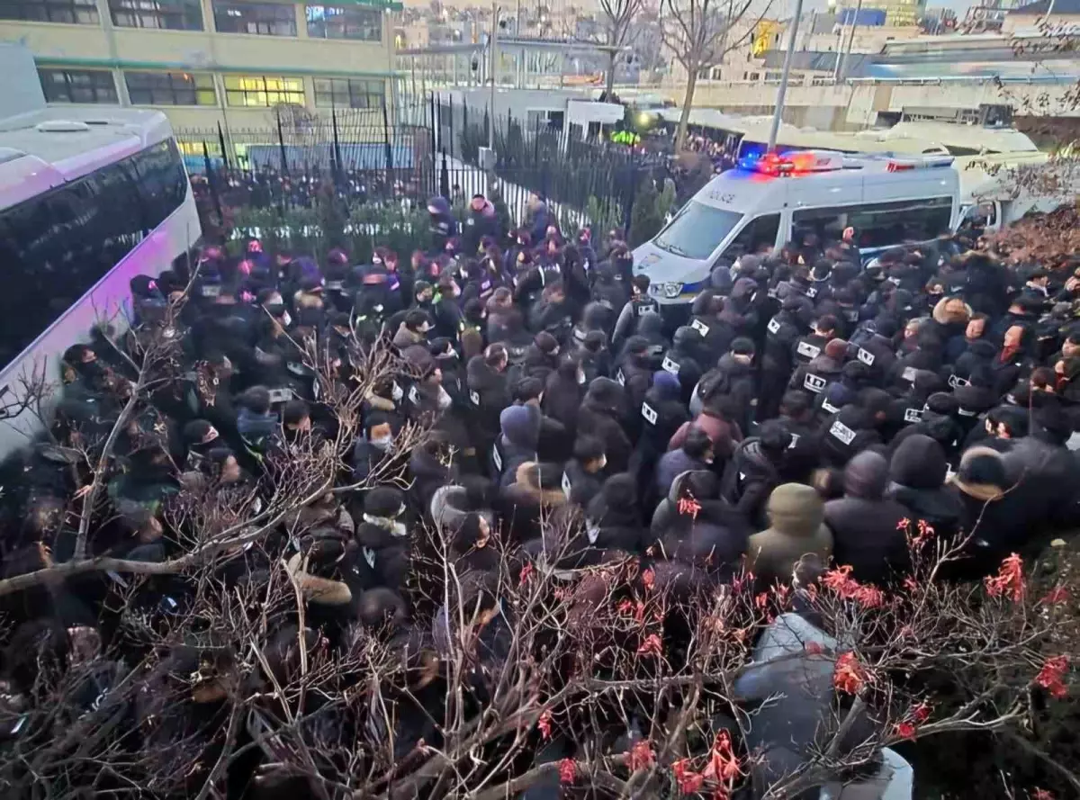 Güney Kore Devlet Başkanı Yoon Tutuklandı