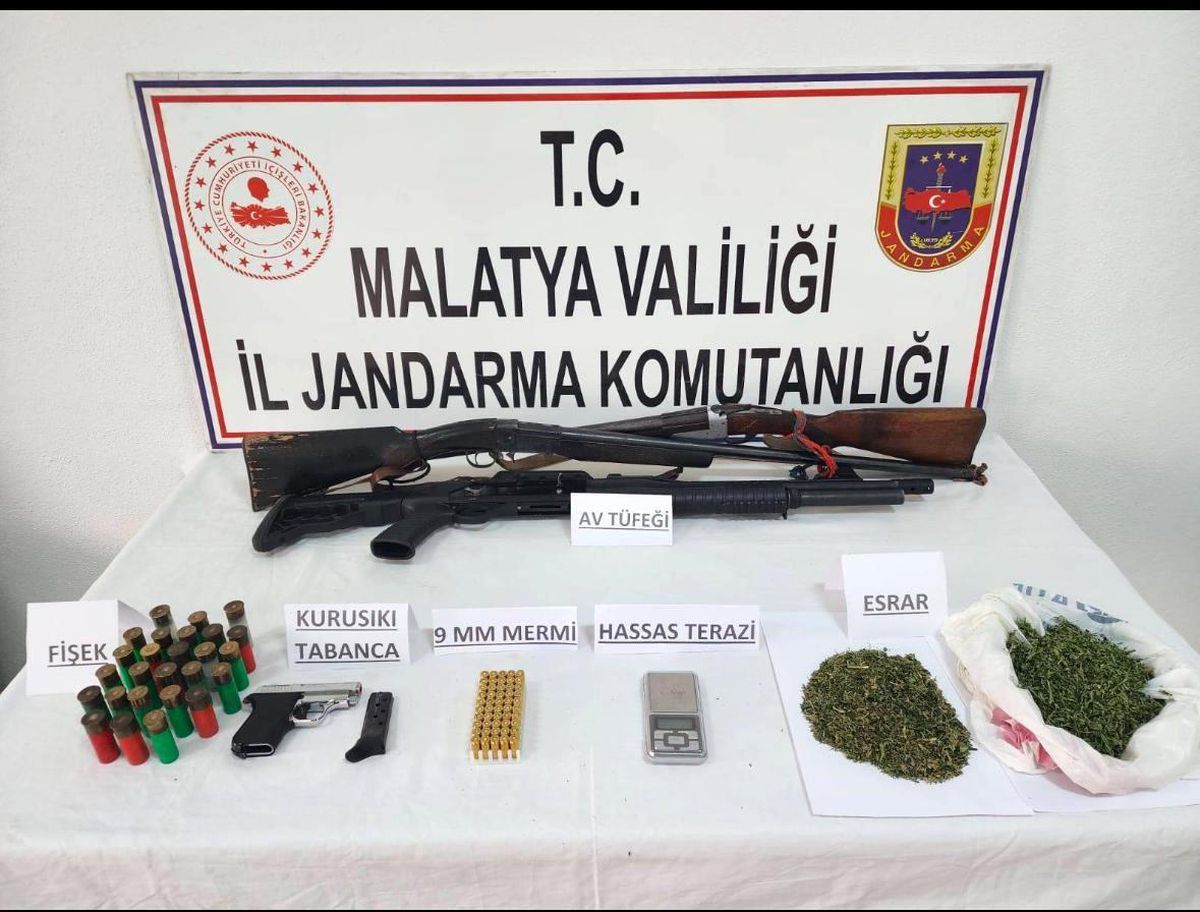 Kale\'de Uyuşturucu ve Silah Operasyonu