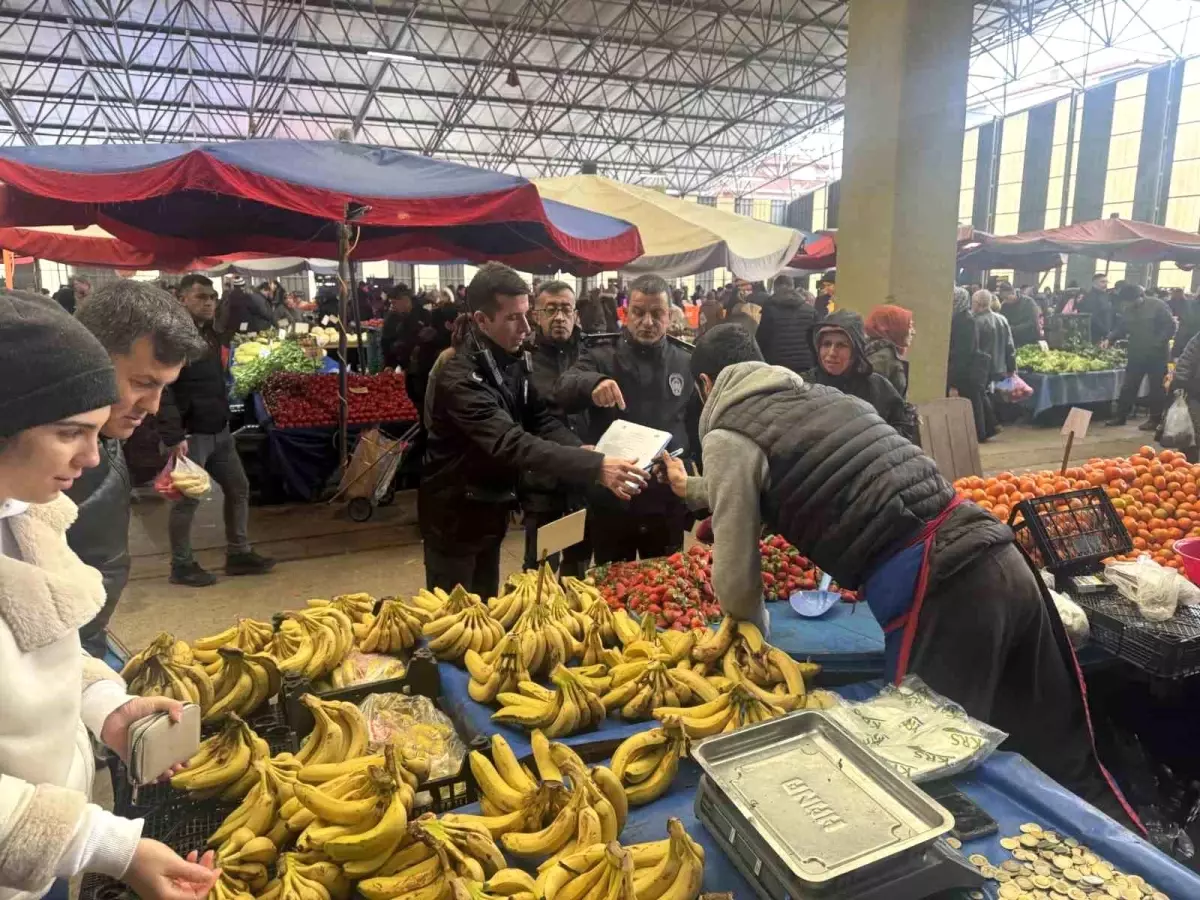 Odunpazarı Belediyesi Zabıta Ekiplerinden Semt Pazarlarında Denetim