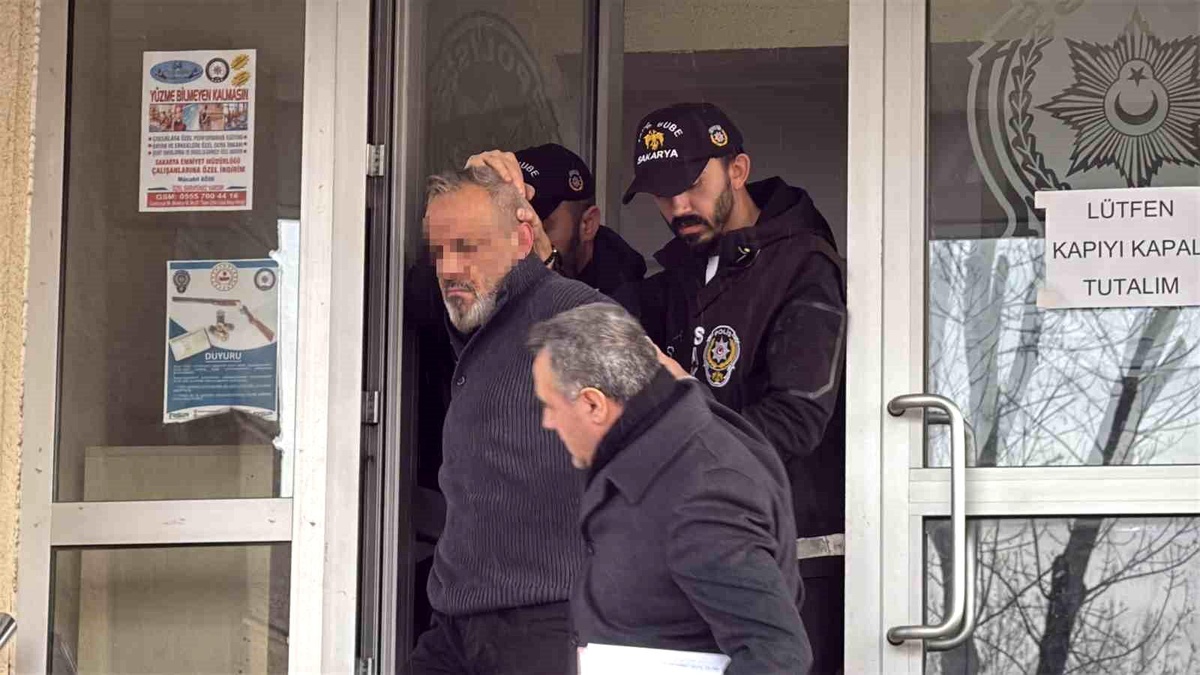Eski Polis Tutuklandı: Sevgilisini Bıçakladı