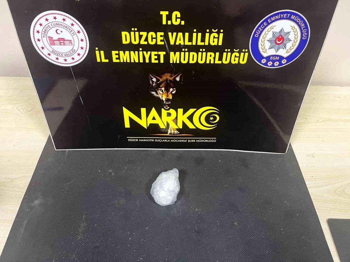 Düzce\'de Uyuşturucu Ticareti Tutuklama