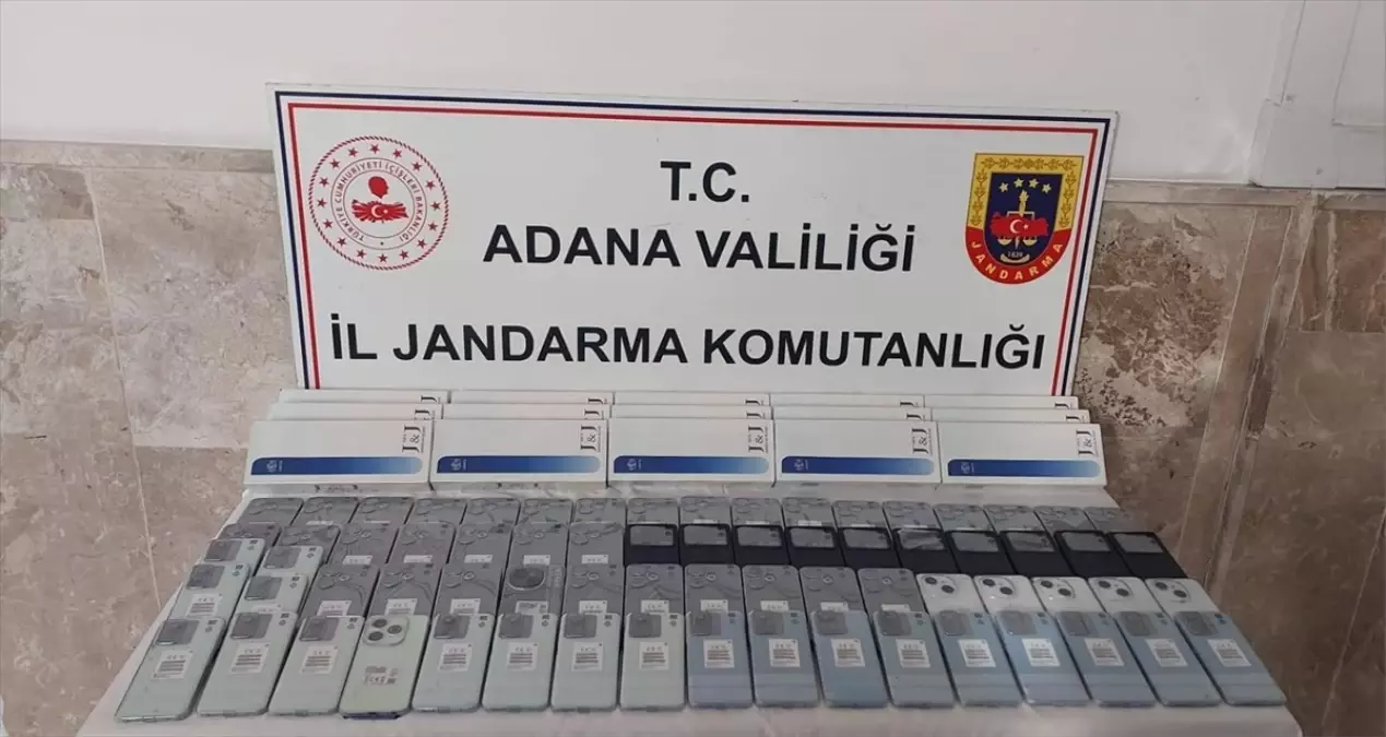 Adana\'da Gümrük Kaçağı Cep Telefonu Operasyonu