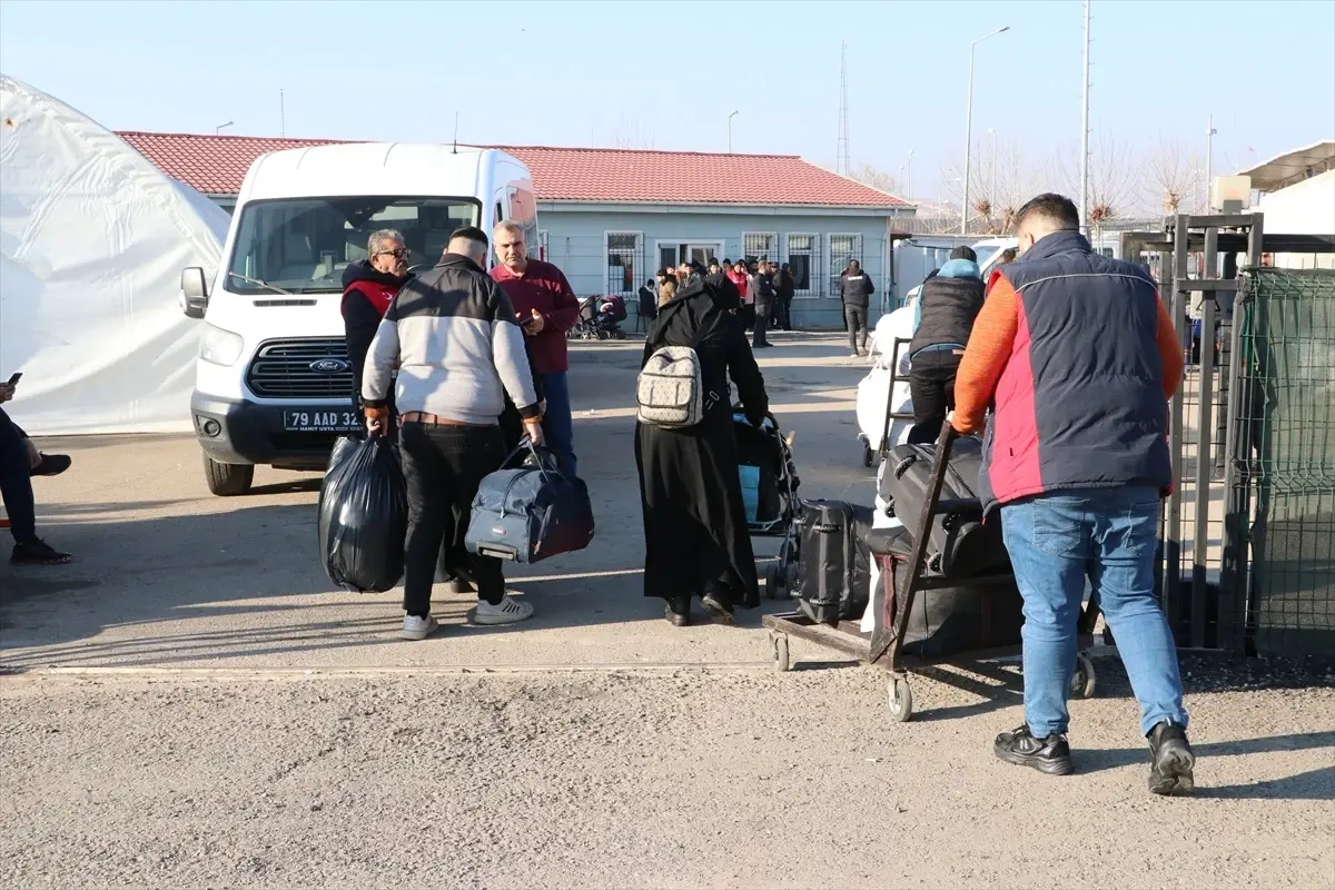 Suriyelilerin Türkiye\'den Vatan Dönüşü Başlıyor