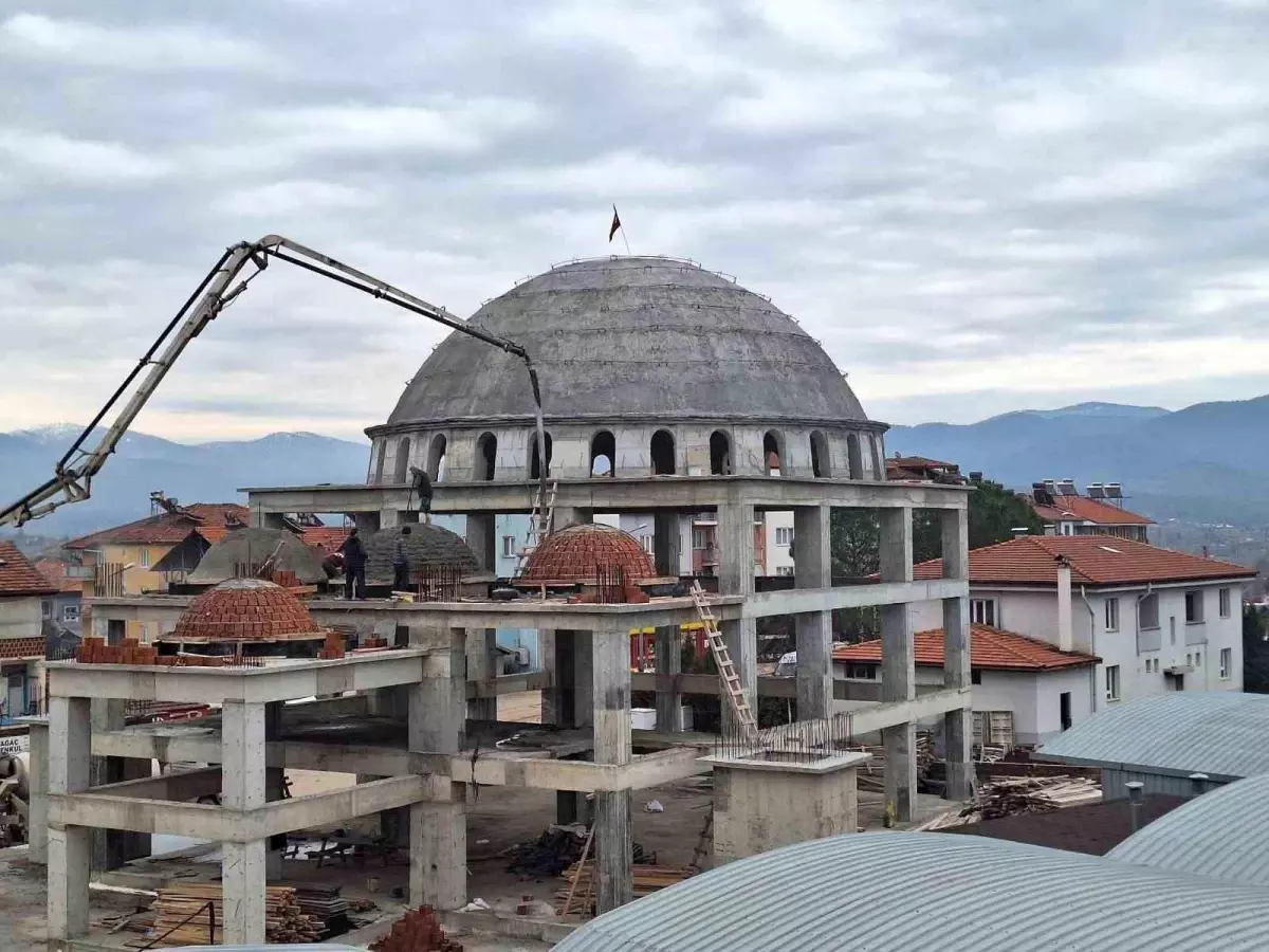 Beyağaç Çarşı Camisi\'nde Vitray Çalışmalarına Başlandı