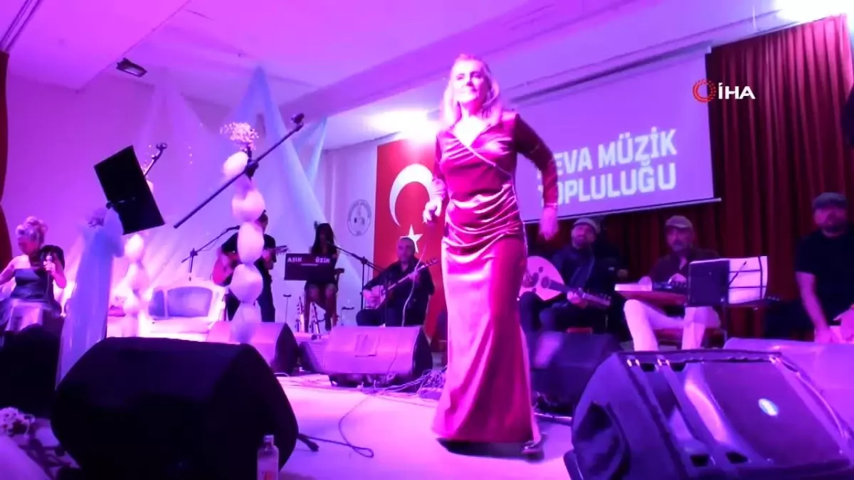 Burhaniye\'de Müzik Konseri Geliri Burs Olacak