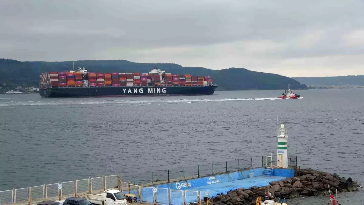 Çanakkale Boğazı Tek Yönlü Geçişlere Kapandı