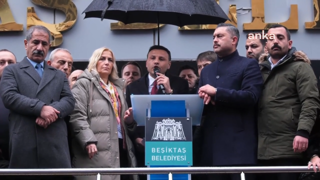 CHPli Belediye Başkanı Rıza Akpolat'ın Gözaltına Alınması Sonrası 'Halk Buluşması' Düzenlendi