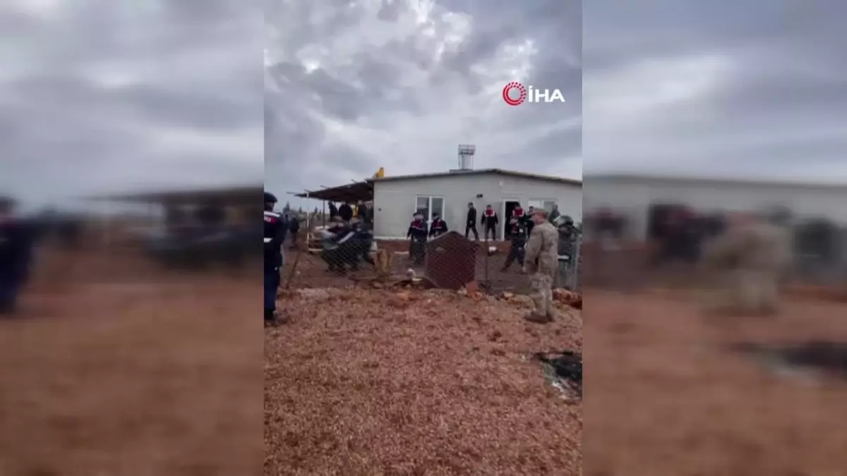 Antalya\'da Kaçak Yapı Yıkımında Gergin Anlar