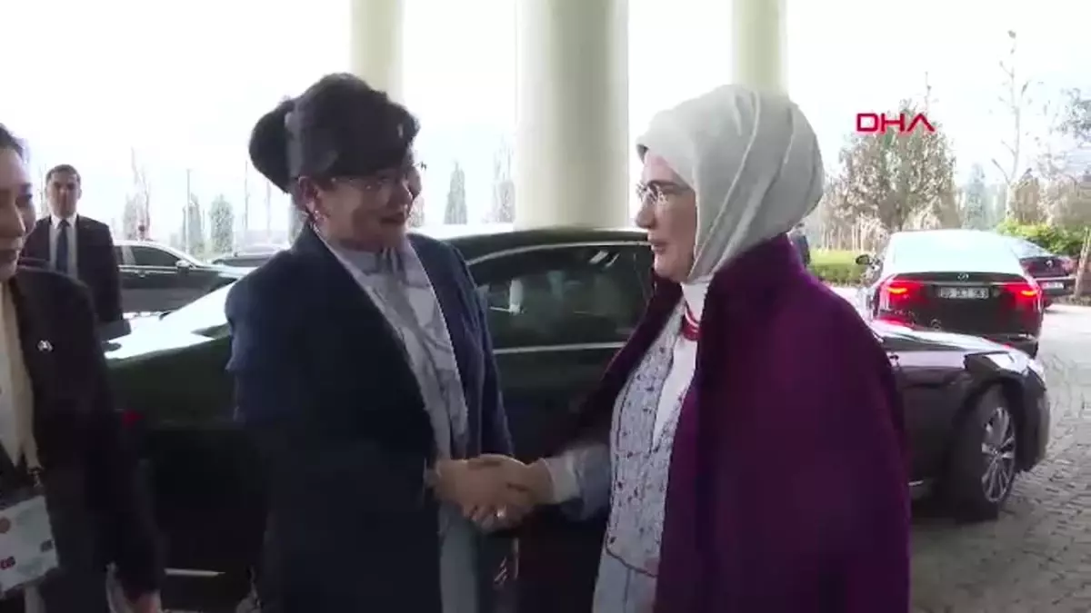 Emine Erdoğan, Moğolistan Cumhurbaşkanının eşi Luvsandorj ile bir araya geldi